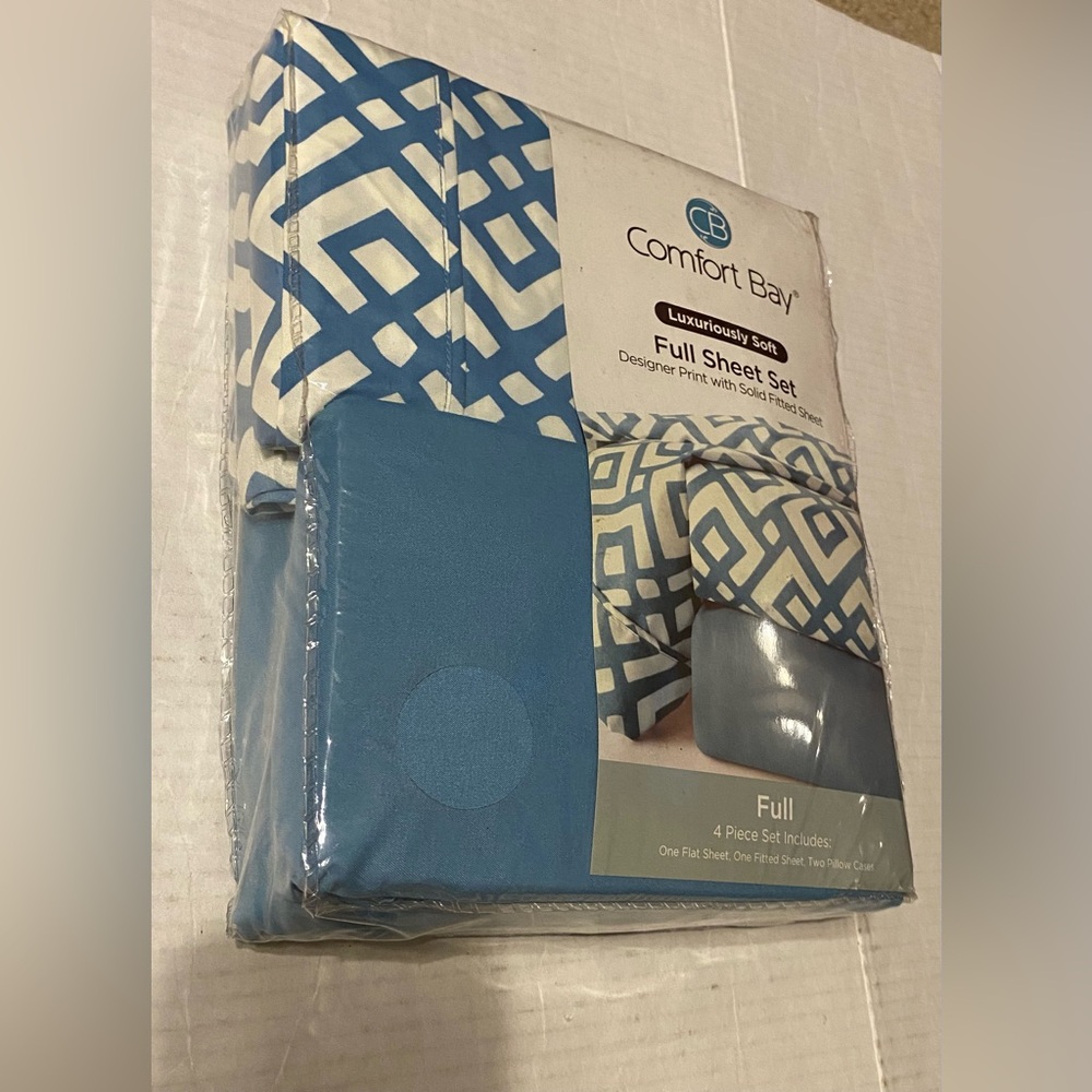 Comfort Bay Designer teal 4  piece Full sheet set luxuriously soft NEW